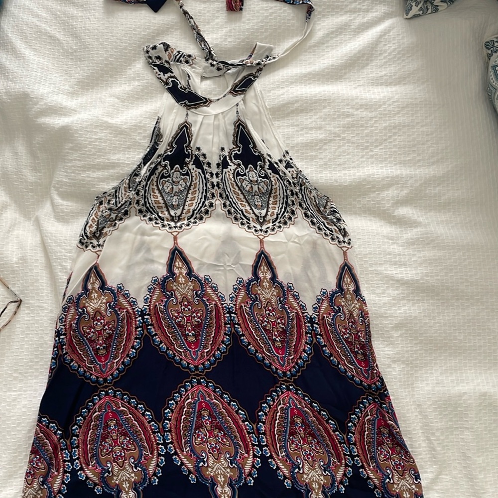 Halter style tie top tunic.  Blue and white with paisley size L/XL